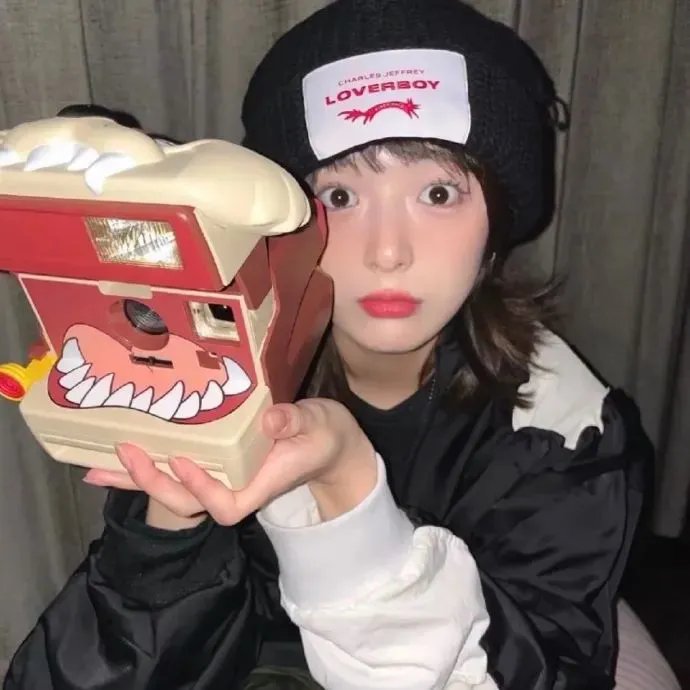 性、谋杀、摄影机封面